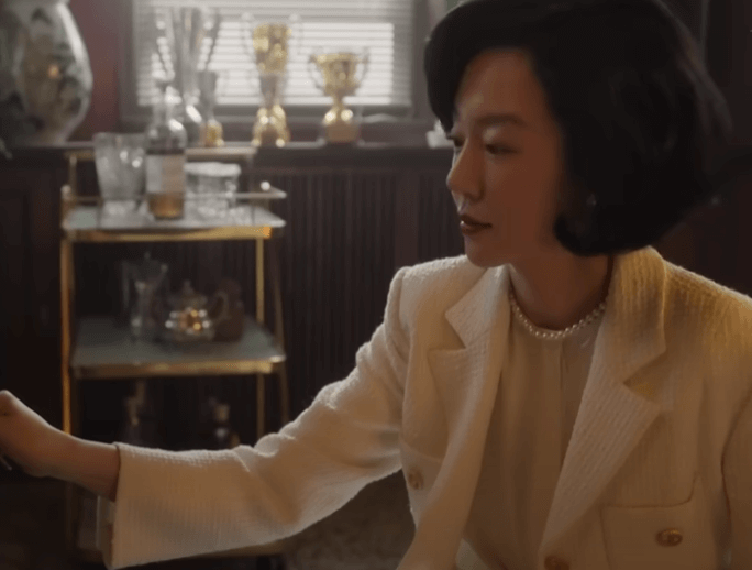 디즈니+ 오리지널 드라마 ‘파인: 촌뜨기들’ 6화 미리보기 썸네일 이미지