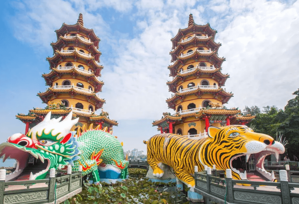 가오슝 용호탑(Lotus Pond, Dragon & Tiger Pagodas)