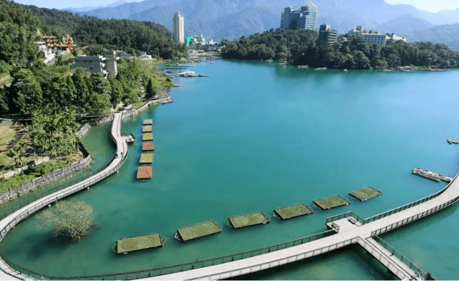 일월담(Sun Moon Lake)