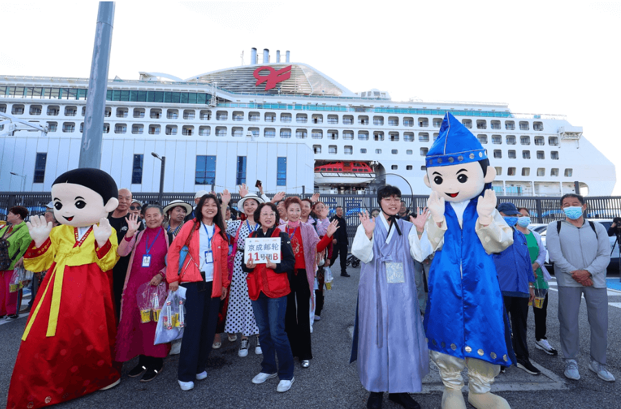 K-푸드 체험과 환영 행사까지 준비된 이번 입항은 앞으로 지역경제와 관광산업에 큰 변화를 불러올 전망입니다.
