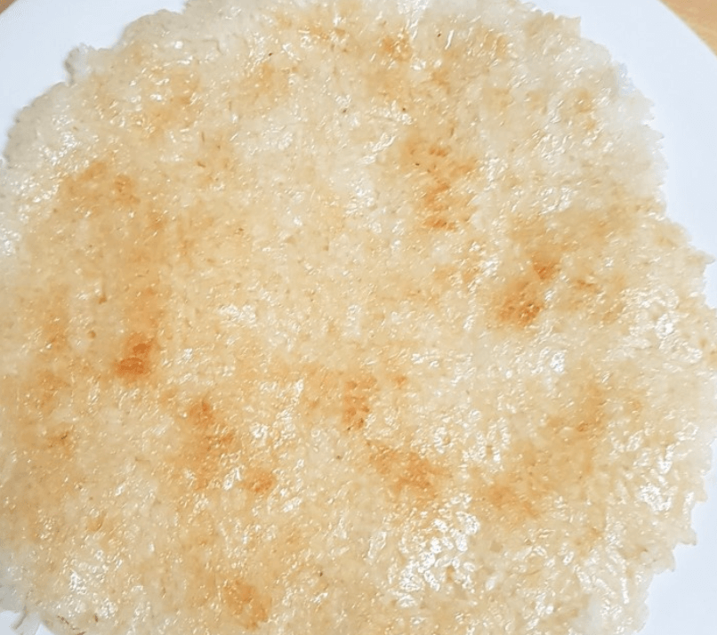 쌀을 구우면서 생기는 ‘멜라노이딘’이라는 갈색 성분