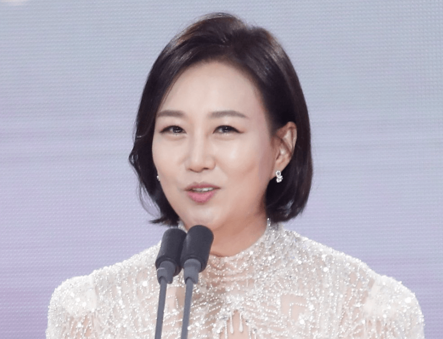 5위 장윤정 — “트로트의 여왕, 산업의 리더”