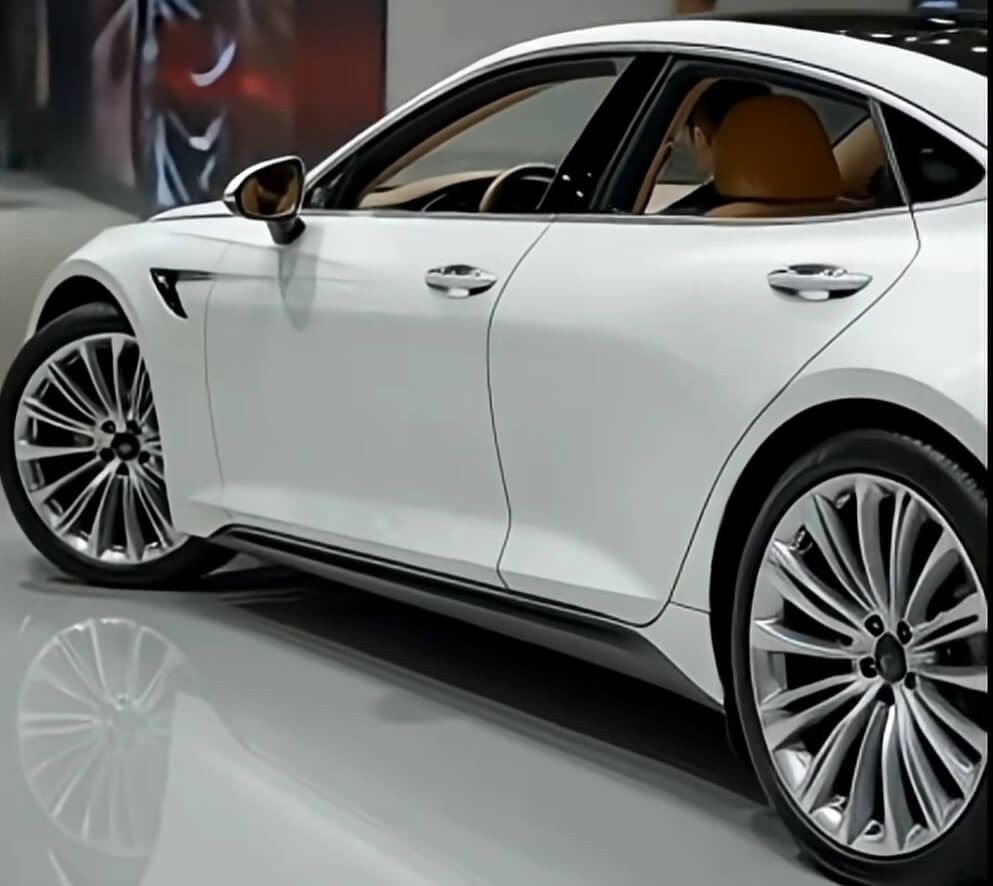 전면 디자인 – 더 낮고 넓어진 존재감