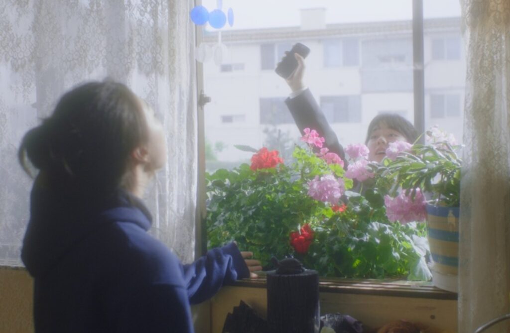 두 여주인공의 내면, 조용한 균열