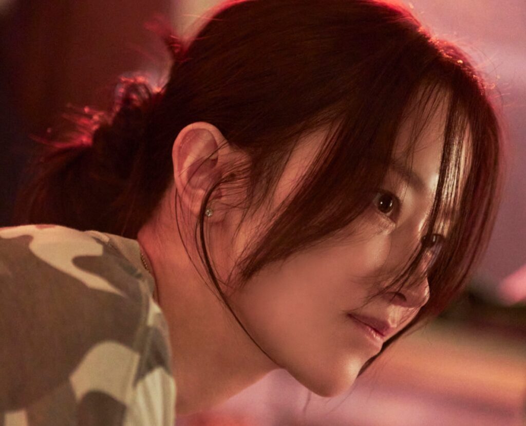 각기 다른 사연을 가진 인물들이 하나의 사건